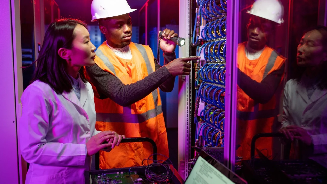 Eduk8u| Data Centre | Gold Rush