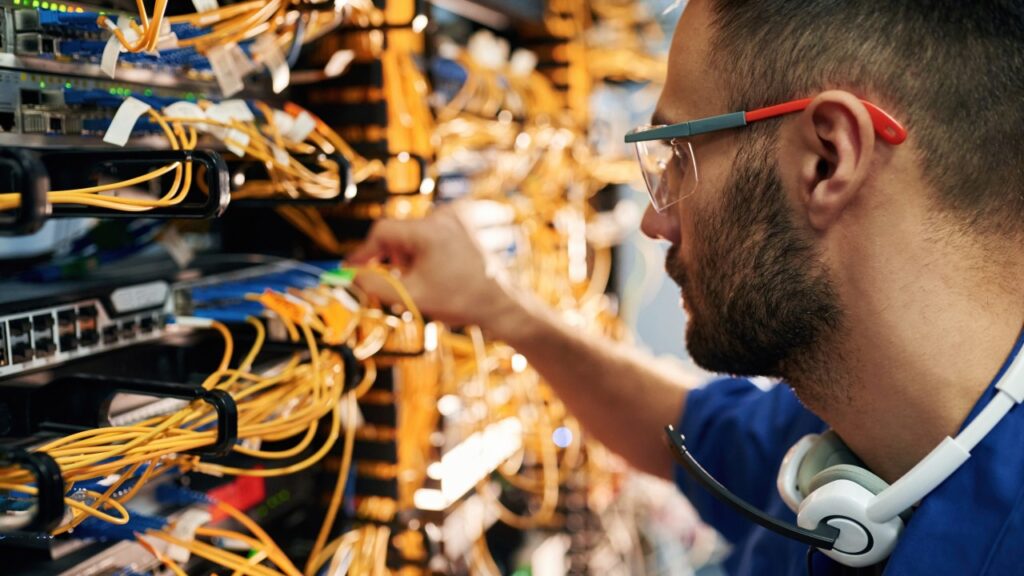 Homepage 47 Data Centre Engineer